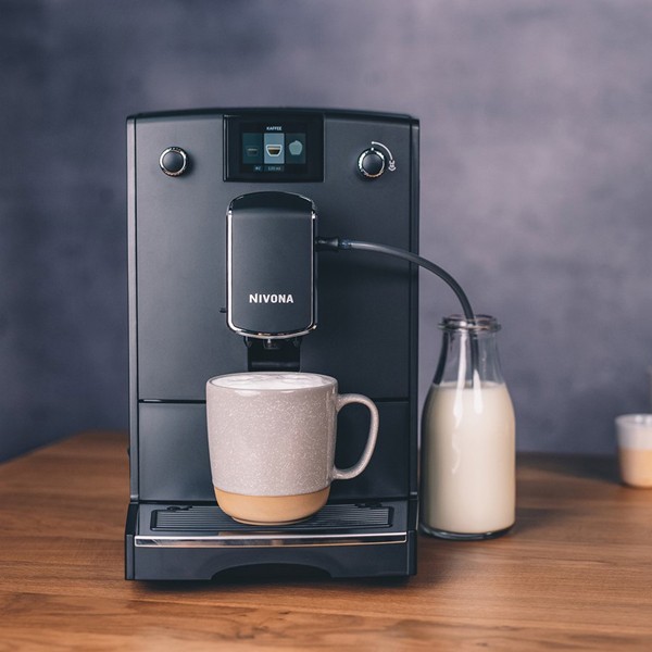 NIVONA SERIE 6 Machine à Café Expresso automatique avec broyeur NICR 695  Cafe Romatica Noir Mat