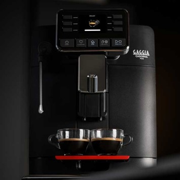 Macchina da caffè automatica Cadorna plus barista GAGGIA RI9602/01 + 2 kg di caffè Offerto