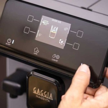 Machine à café automatique MAGENTA PRESTIGE OVER ICE GAGGIA EG6603/40 + 2 Kg de café OFFERTS