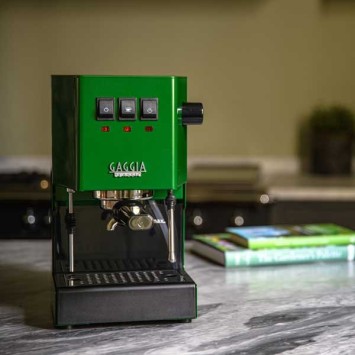 Machine à café espresso CLASSIC E24 JUNGLE GREEN GAGGIA RI9481/17 + 1 Kg de café moulu OFFERT