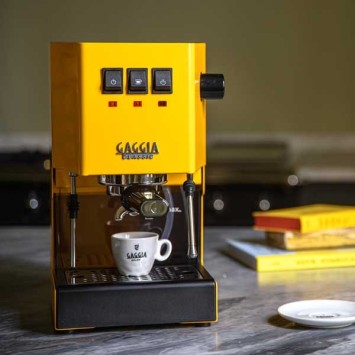 Machine à café espresso CLASSIC E24 SUNSHINE YELLOW GAGGIA RI9481/18 + 1 Kg de café moulu OFFERT