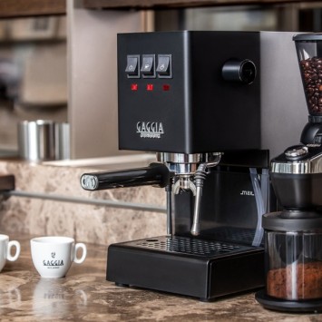 Machine à café espresso CLASSIC E24 THUNDER BLACK GAGGIA RI9481/14 (4 x 250g de café offerts)