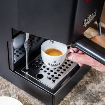 Machine à café espresso CLASSIC E24 THUNDER BLACK GAGGIA RI9481/14 (4 x 250g de café offerts)