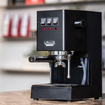 Machine à café espresso CLASSIC E24 THUNDER BLACK GAGGIA RI9481/14 (4 x 250g de café offerts)