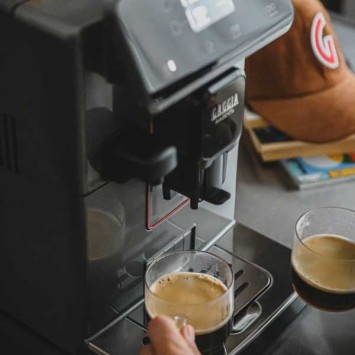 Machine à café automatique MAGENTA PRESTIGE GLAZED GREY GAGGIA EG6603/90 + 2 Kg de café OFFERTS