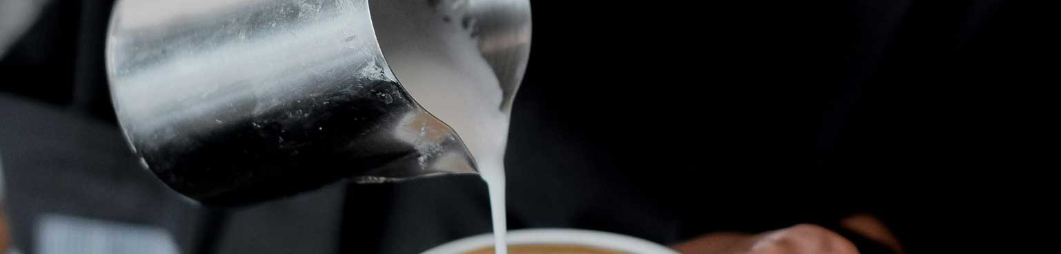 Bottiglie d'acqua, brocche, thermos...